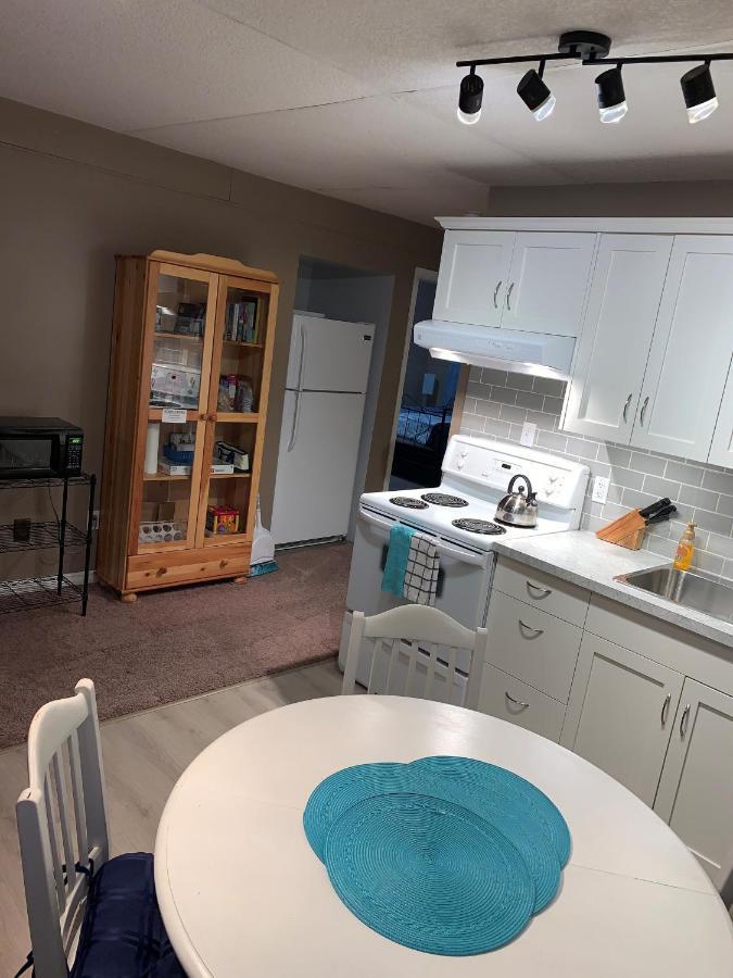 Newly Renovated Basement Suite! Lethbridge Eksteriør bilde
