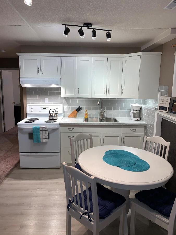 Newly Renovated Basement Suite! Lethbridge Eksteriør bilde