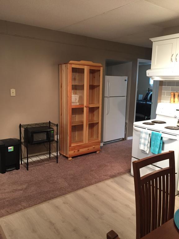 Newly Renovated Basement Suite! Lethbridge Eksteriør bilde