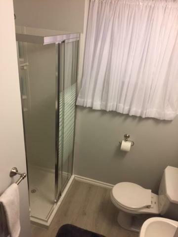 Newly Renovated Basement Suite! Lethbridge Eksteriør bilde