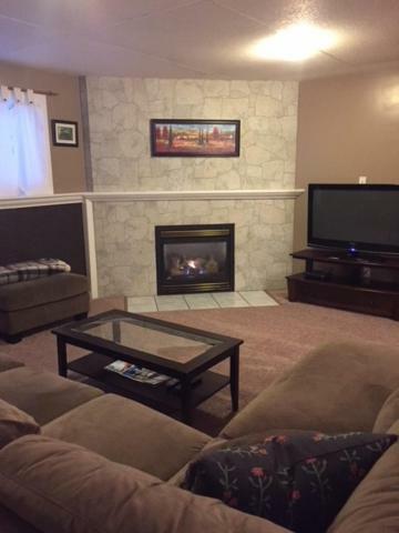 Newly Renovated Basement Suite! Lethbridge Eksteriør bilde