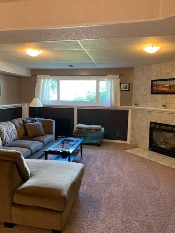 Newly Renovated Basement Suite! Lethbridge Eksteriør bilde